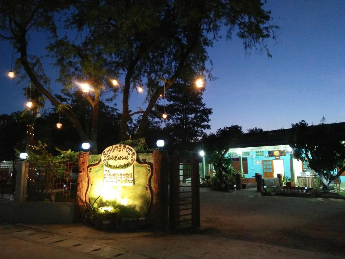Smilingface Guesthouse Sukhothai Luaran gambar